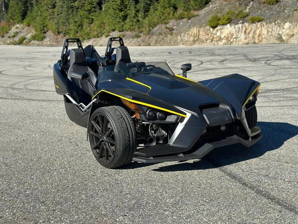 2017 Polaris Slingshot SLR image indicator(2)