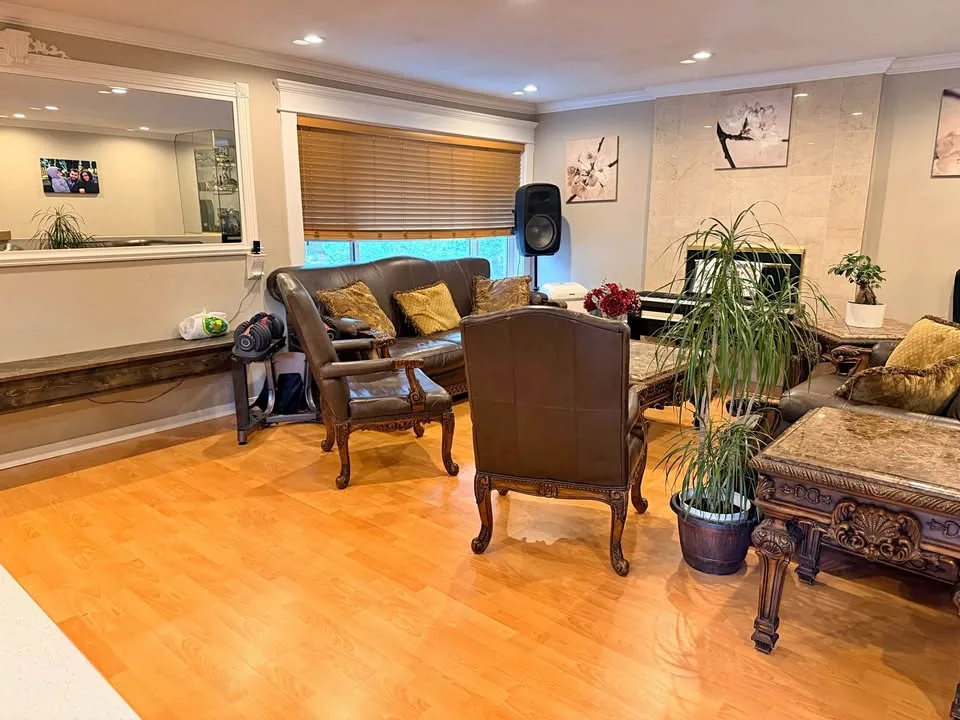 3 Beds 2 Baths - House thumbnail