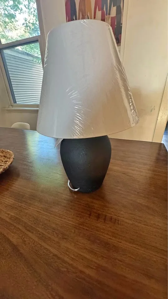 Table lamp