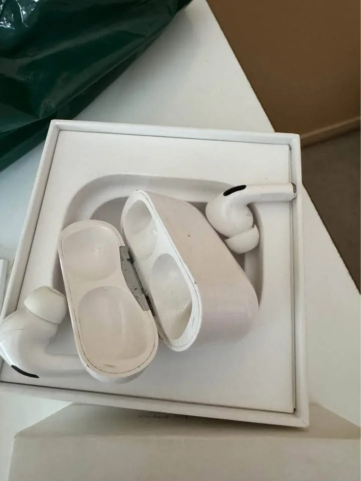 Apple AirPods Pro image indicator(3)