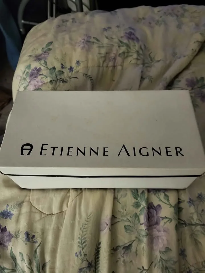 Women's low heel, tan, size 8½M shoes. image indicator(3)