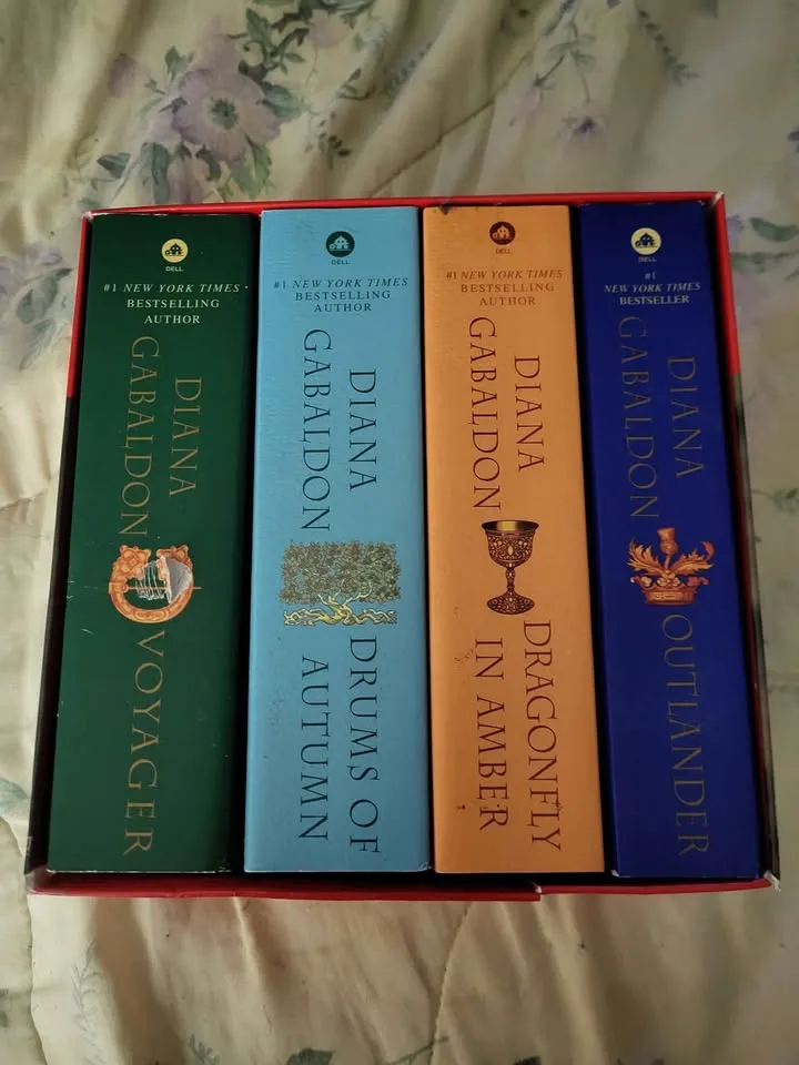 Diana Gabaldon Box Set 1-4 image indicator(2)