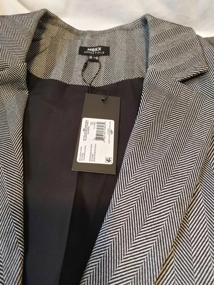 Women's Relaxed Fit Tweed Blazer image indicator(2)