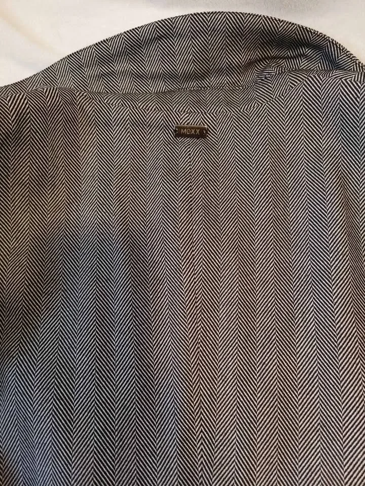 Women's Relaxed Fit Tweed Blazer image indicator(3)