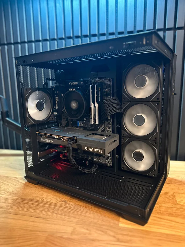 Clean & Fast Gaming PC – Ready to Game or Stream image indicator(2)