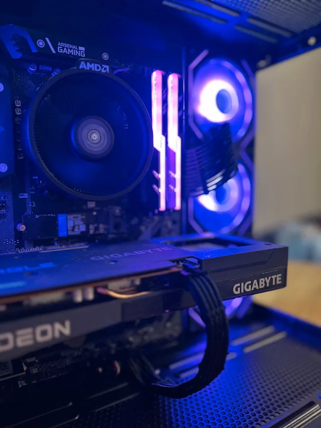 Clean & Fast Gaming PC – Ready to Game or Stream image indicator(3)