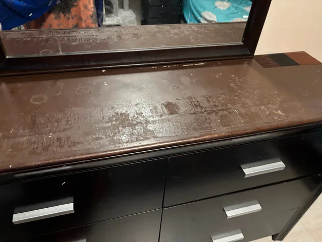 Old dresser with Mirror image indicator(4)