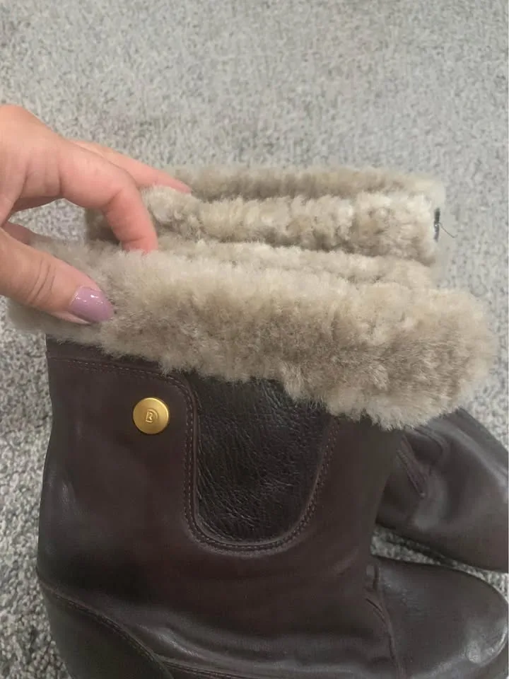 Women’s Boots image indicator(2)