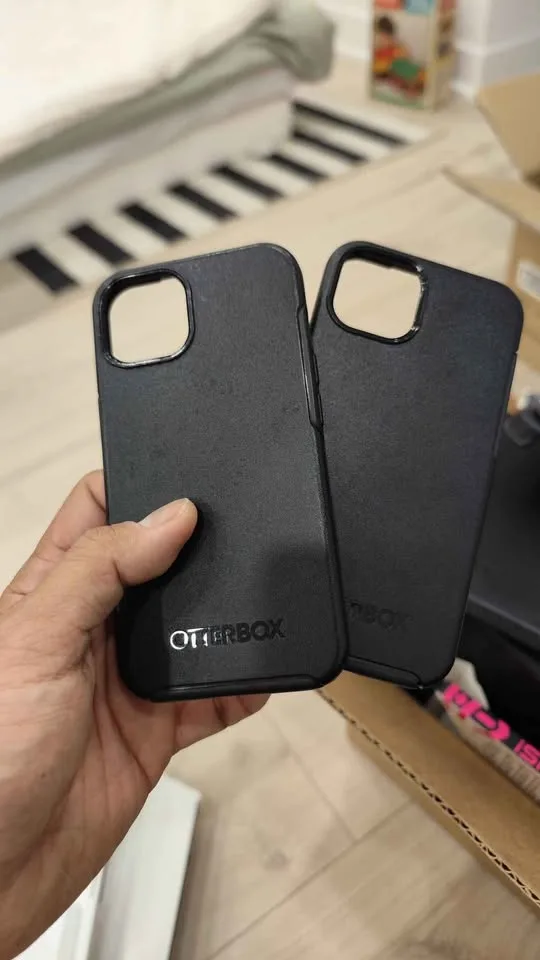 3 Boxes of cases for iPads and iPhones image indicator(2)