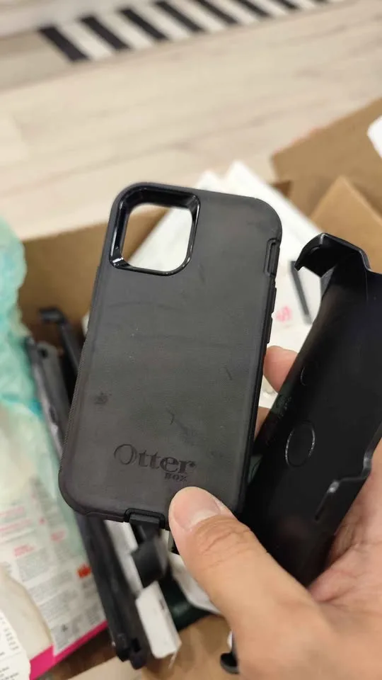 3 Boxes of cases for iPads and iPhones image indicator(5)