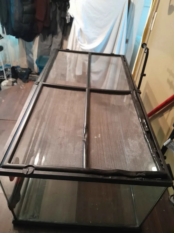 Exoterra reptile encloser..full setup.400 obo ..must take all image indicator(2)