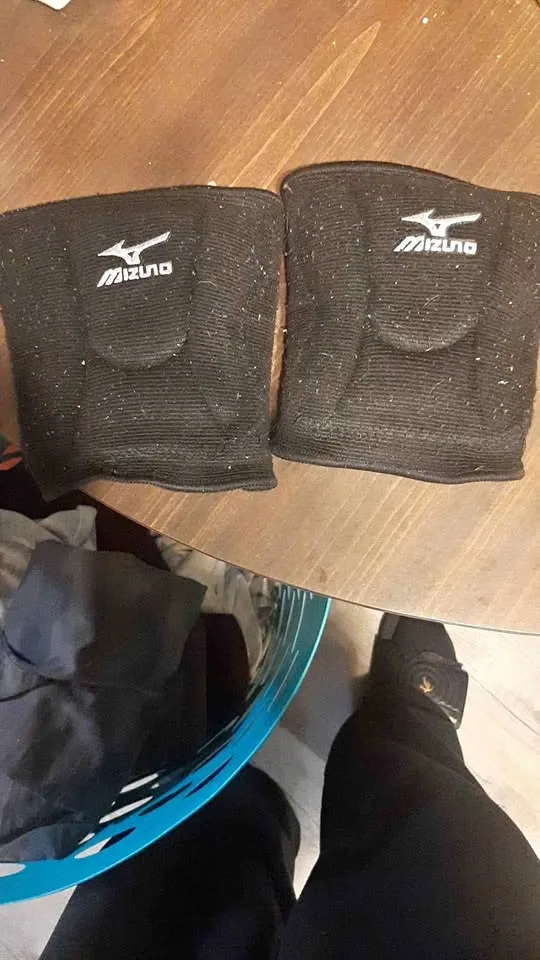 Volleyball knee pads thumbnail