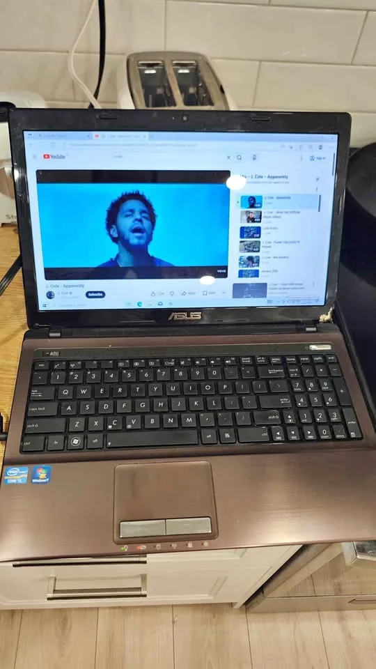 Asus laptop i5