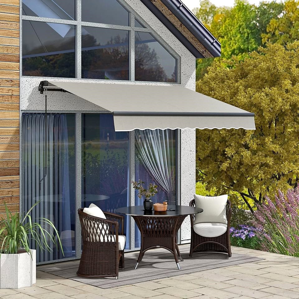 NEW-8' x 6.5' Retractable Awning