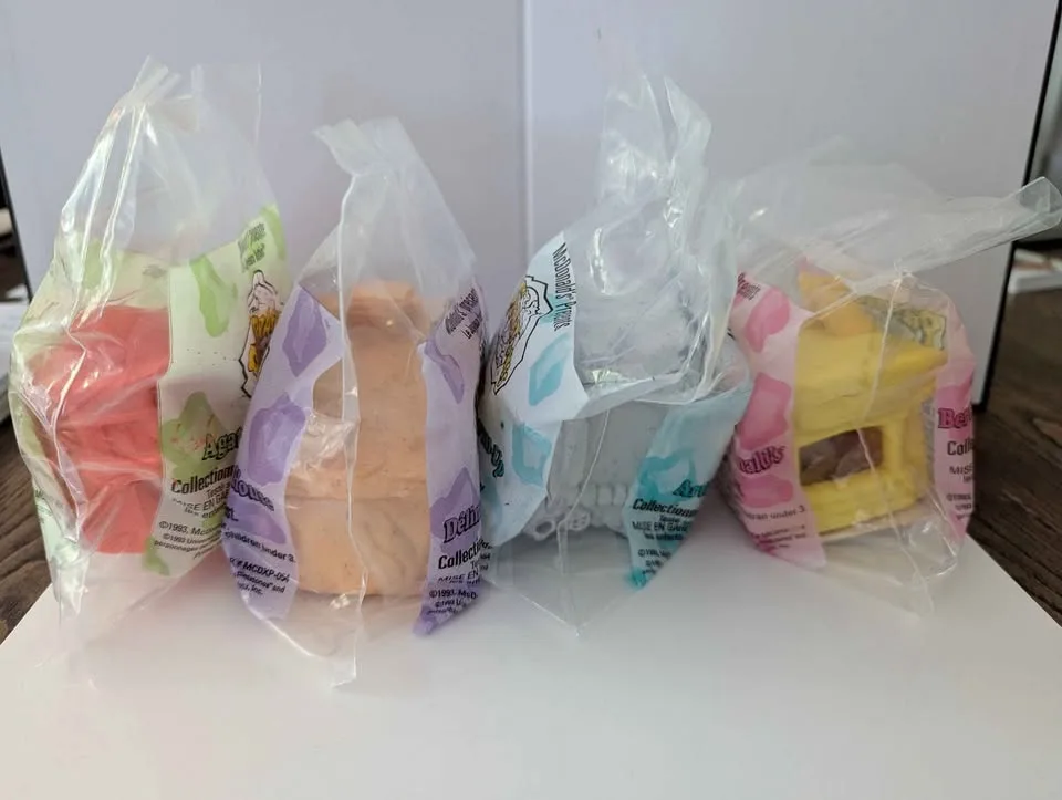 New! Flinstones Set image indicator(3)