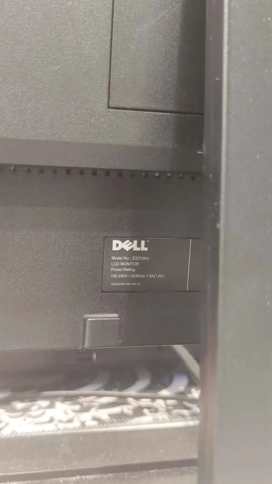 Dell 22 inch monitor (VGA and dvi) image indicator(3)