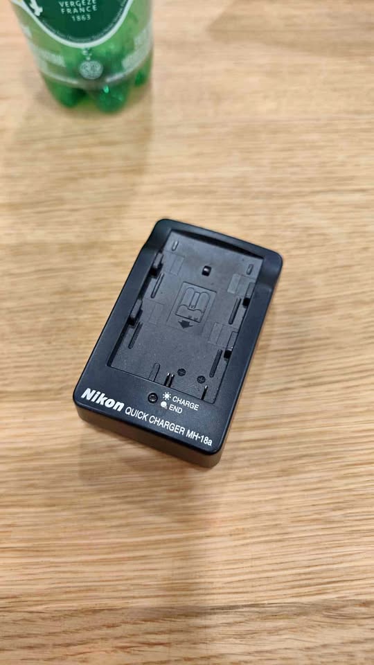 Nikon mh-18a