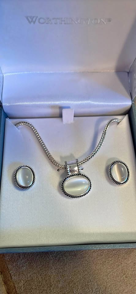 Silver Necklace With Matching Earrings - Brand New - Box Include