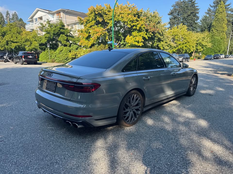 2022 Audi s8 quattro 4.0 tfsi - photo 2