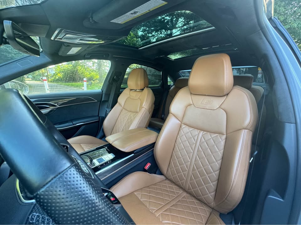 2022 Audi s8 quattro 4.0 tfsi - photo 4