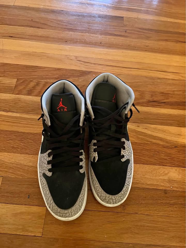 Nike Air Jordan 1 Mid SE size 10.5 Men