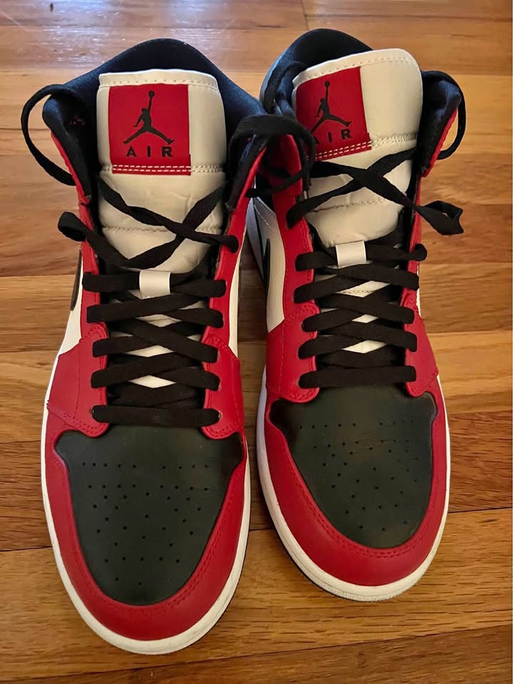 Nike Men’s air jordan mid 1 sneakers size 10
