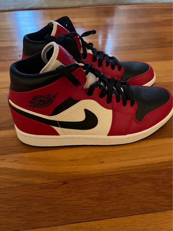 Nike Men’s air jordan mid 1 sneakers size 10 - photo 2