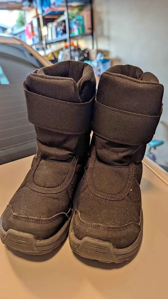 Decathlon Youth Winter Boots Unisex Size 2