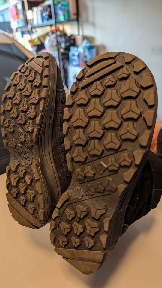 Decathlon Youth Winter Boots Unisex Size 2 - photo 2
