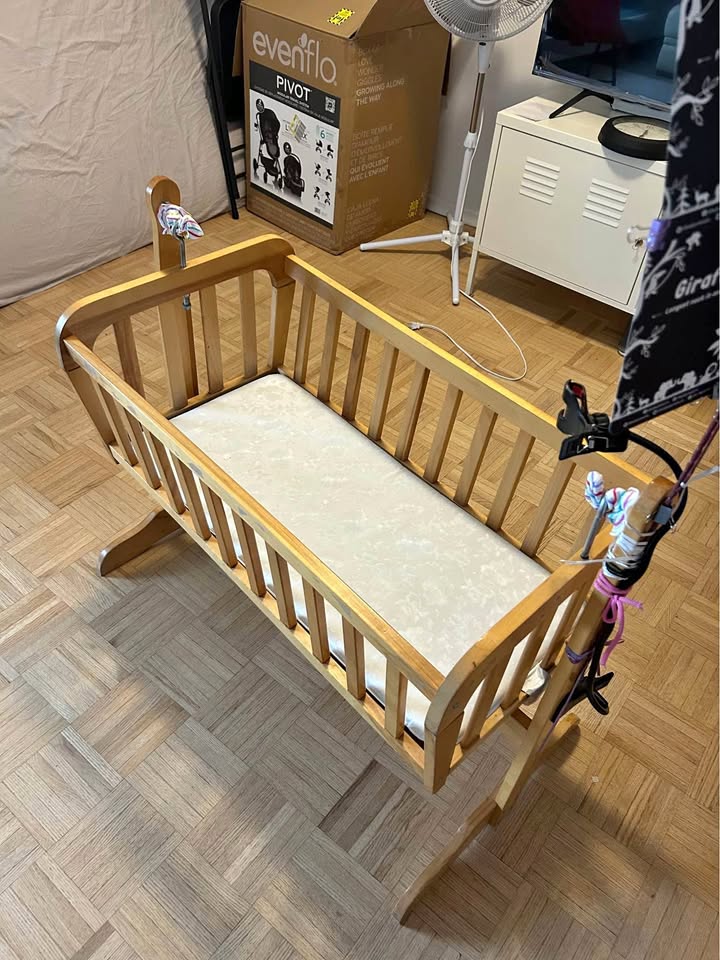 Baby cradle swing