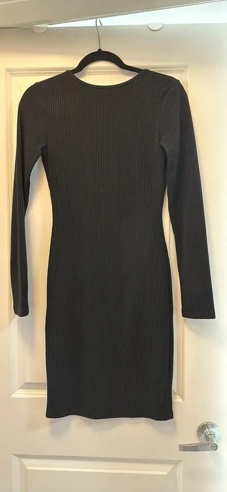 Aritzia knit backless dress image indicator(3)