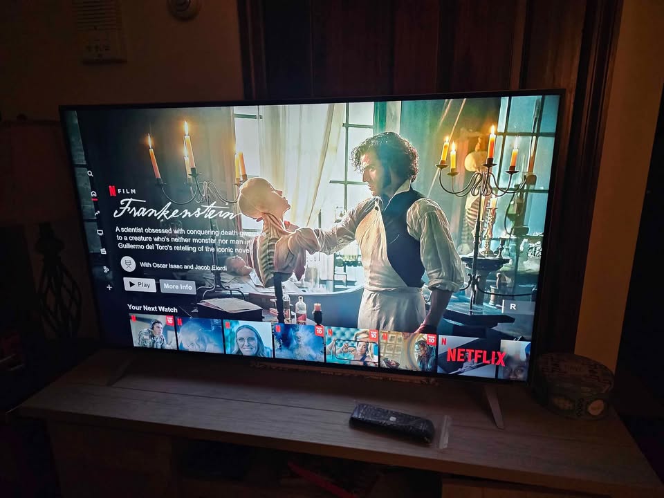 Vizio 4K TV 43" - photo 2
