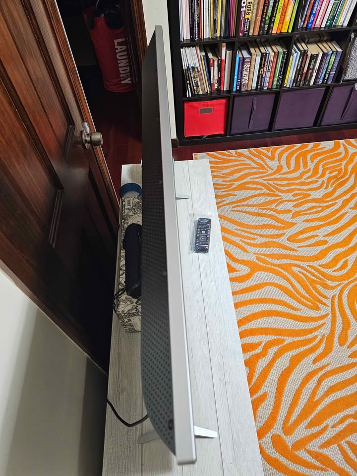 Vizio 4K TV 43" - photo 5