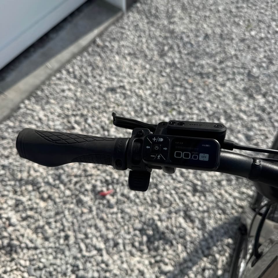 Aventon Pace  eBike - Like New - photo 2