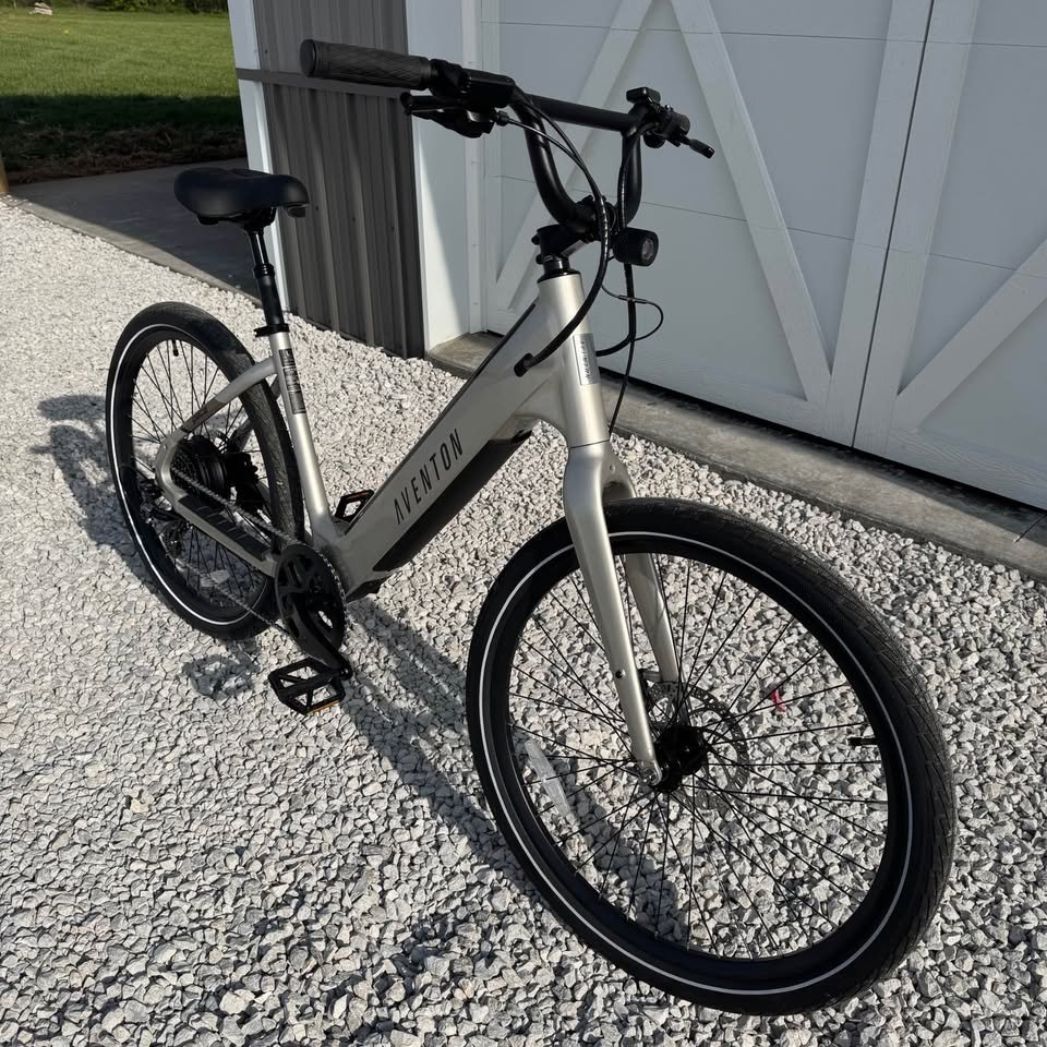 Aventon Pace  eBike - Like New - photo 4