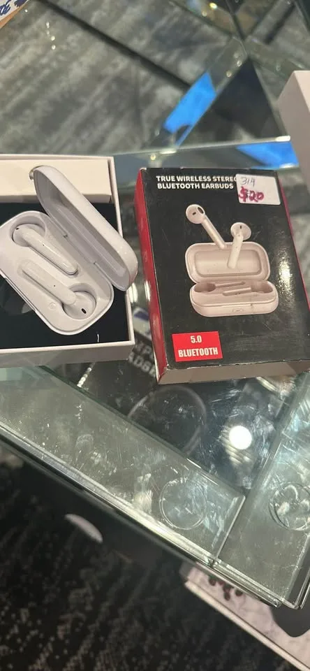 True wireless Bluetooth earbuds image indicator(3)