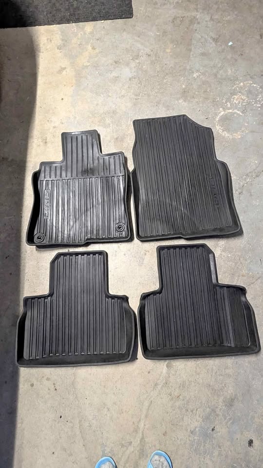 Honda Civic Hatchback OEM Floor Mats Rubber