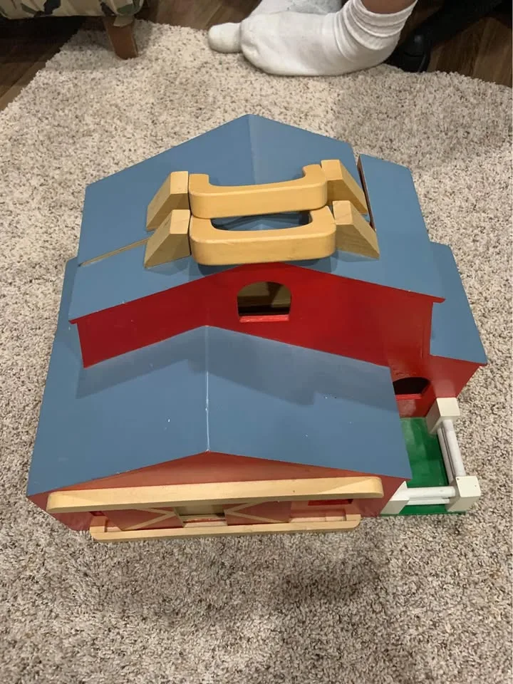 Wood Farmhouse Toy Melissa & Doug