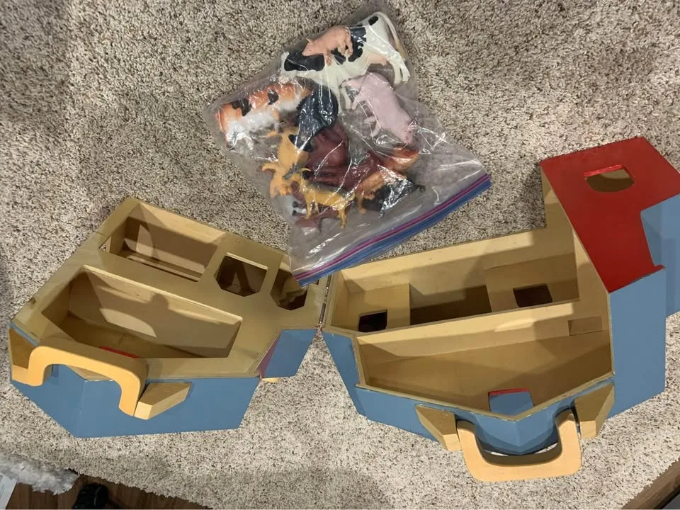 Wood Farmhouse Toy Melissa & Doug image indicator(2)