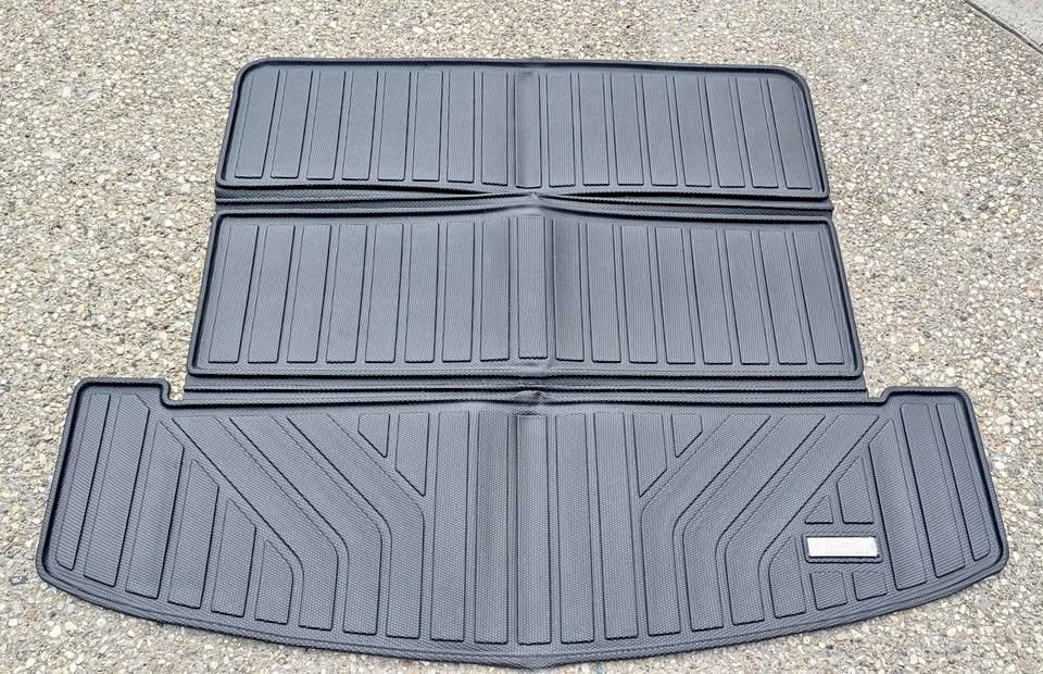 Hyundai Santa Fe Trunk Cargo Mat, covers seat back