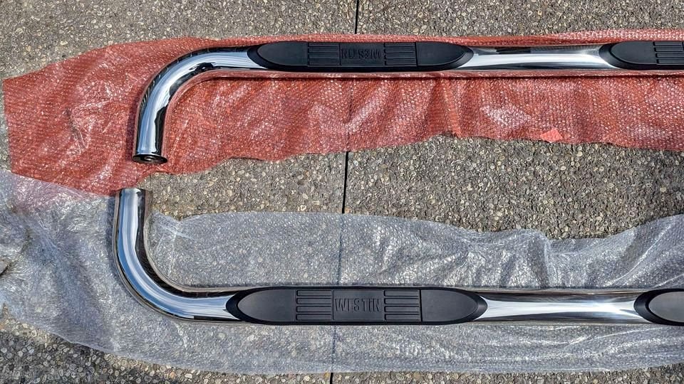Round Nerf Bars Chevy Silverado GMC Sierra Westin E-Series 3