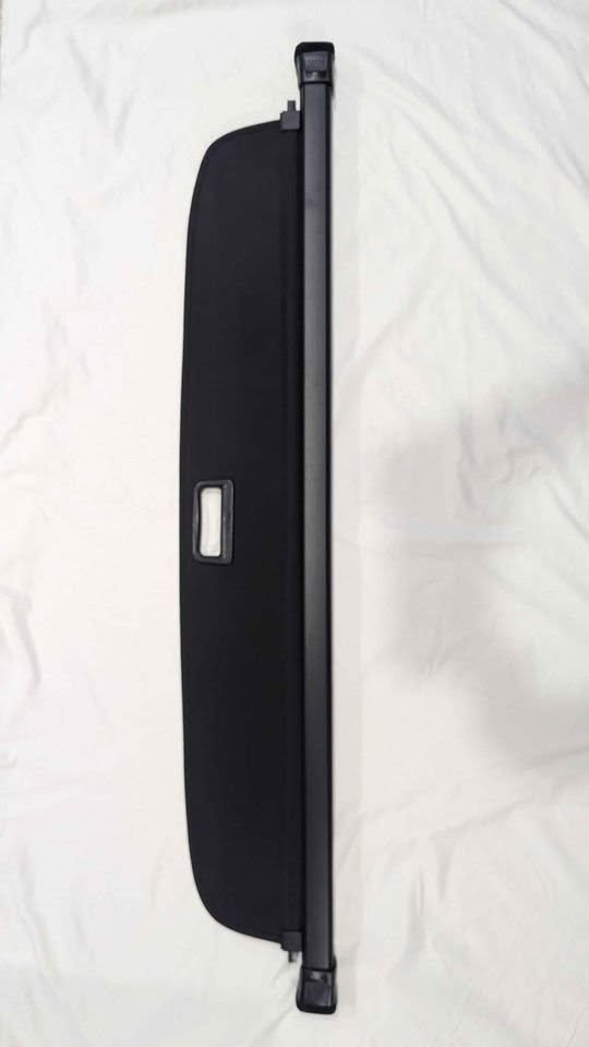 VW Tiguan Retractable Cargo Cover - photo 2
