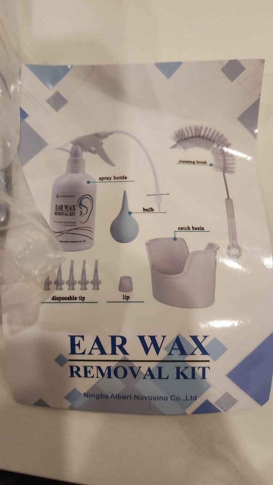 Ear wax cleaning kit