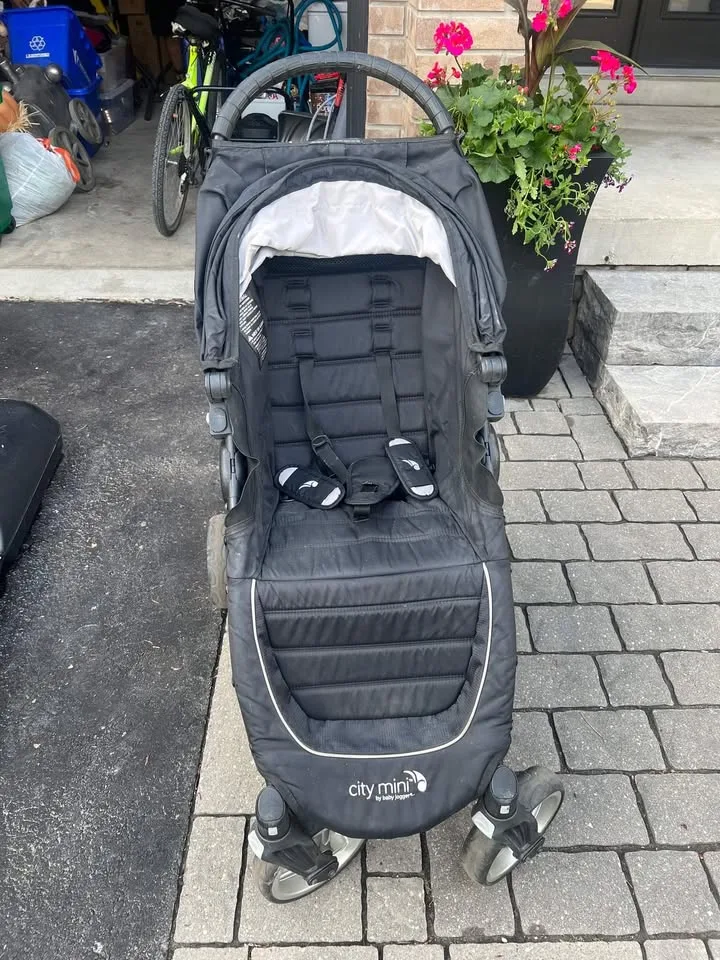 City Select Stroller - Excellent Condition image indicator(2)