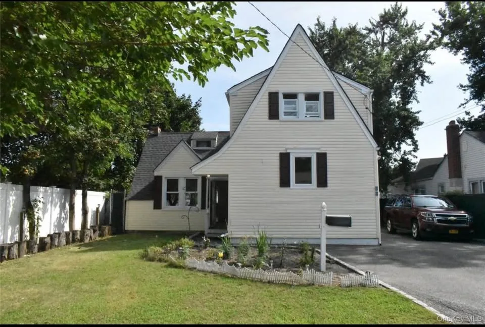 4 Beds 3 Baths - House image indicator(9)