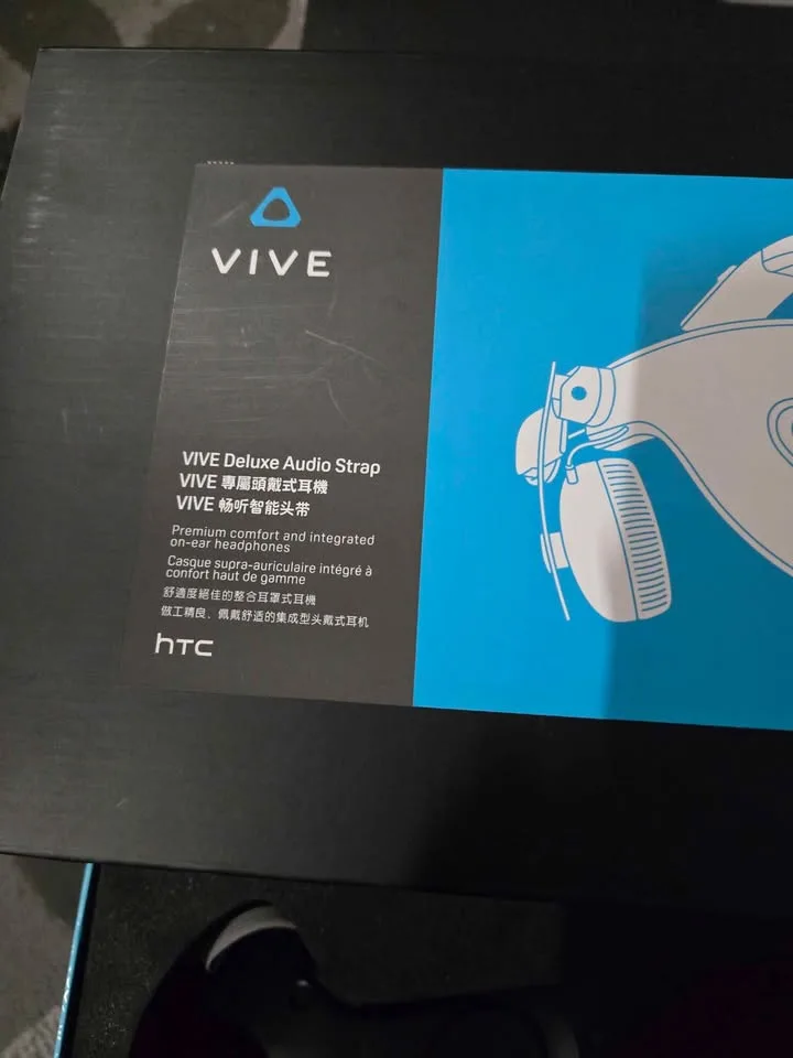 HTC Vive VR Headset with Controllers and Accessories image indicator(3)