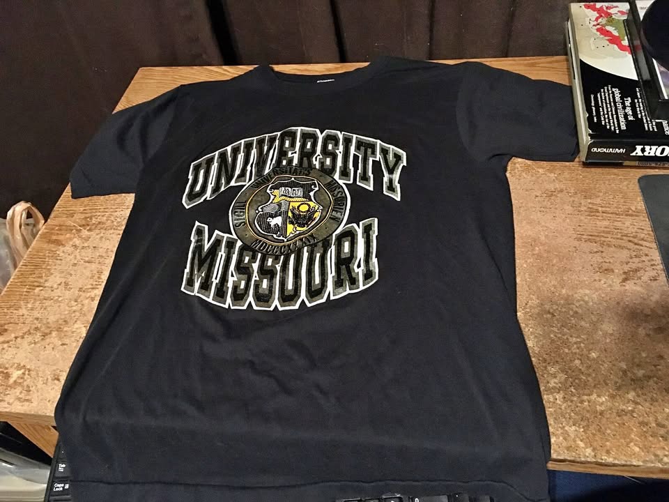 UNIVERSITY OF MISSOURI LARGE SHIRT