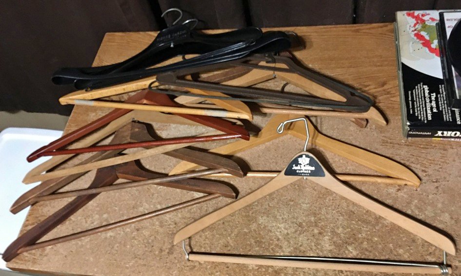 LOT OF 13 VINTAGE HANGERS WOOD HOTELS JACK ROBBINS HOTEL PEABODY