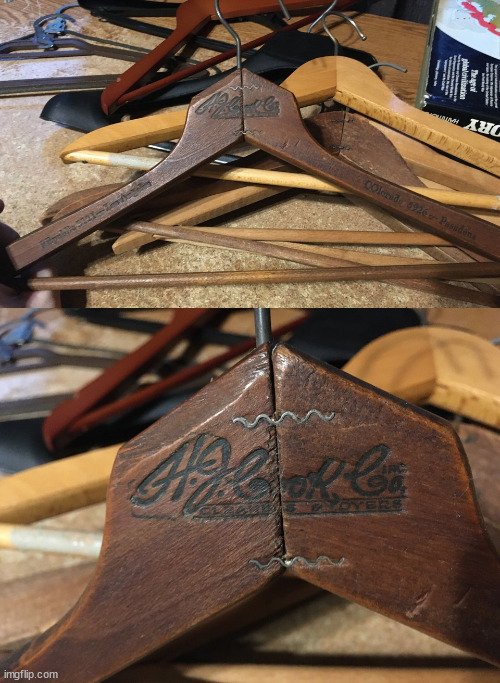 LOT OF 13 VINTAGE HANGERS WOOD HOTELS JACK ROBBINS HOTEL PEABODY - photo 3