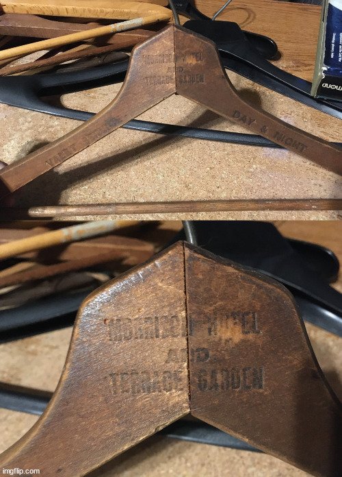 LOT OF 13 VINTAGE HANGERS WOOD HOTELS JACK ROBBINS HOTEL PEABODY - photo 4